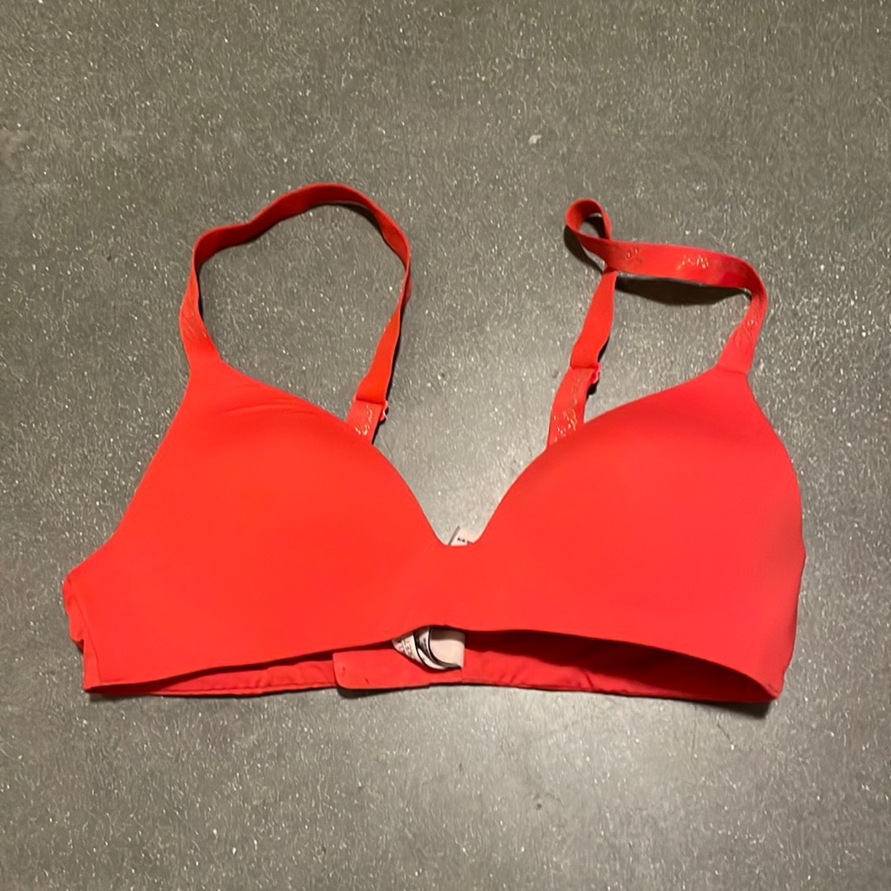 red victoria’s secret wireless t shirt bra size 34b